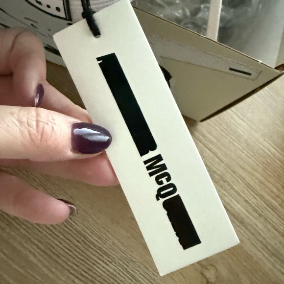 McQ Alexander McQueen Mint Green Sneakers NWT size 11/42 - Picture 5 of 6